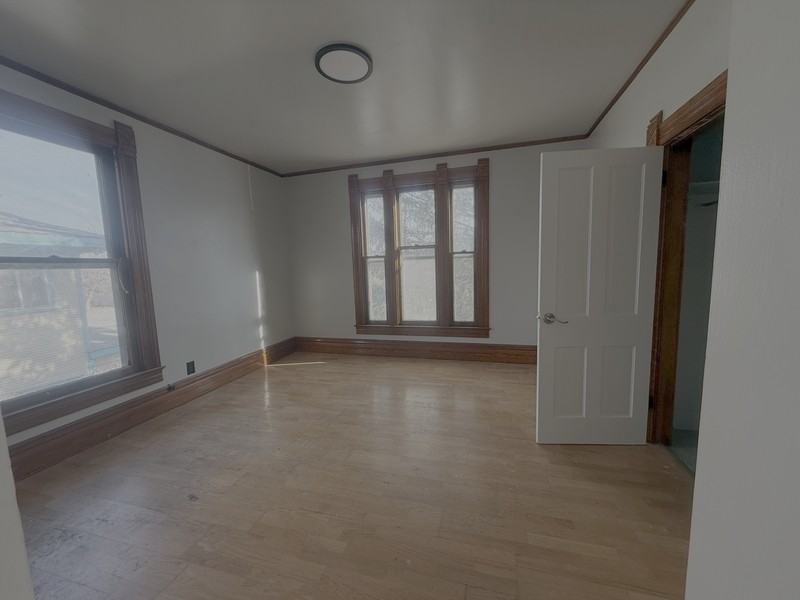 1329 11th Ave - Photo 6 of 8