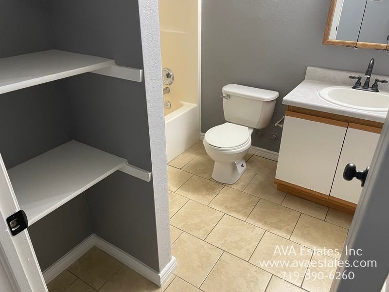 693 East Laporte Drive - Photo 7 of 13