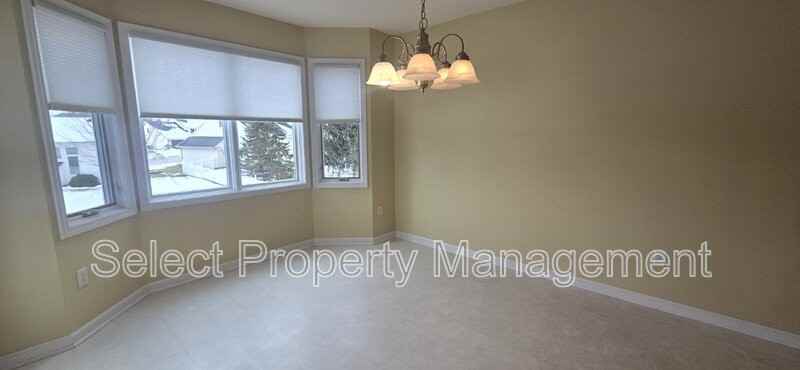 2515 Sugar Tree Dr - Photo 5 of 30