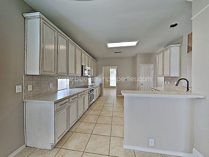 2440 Kingsley Dr - Photo 5 of 21