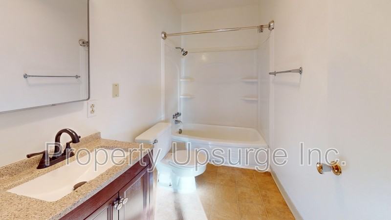 1553 Riverside Dr - Photo 5 of 8