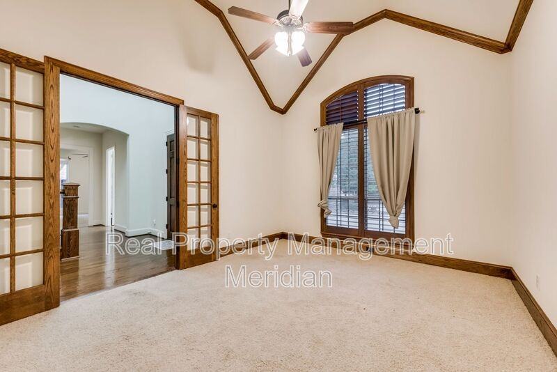 14900 Foxbriar Lane - Photo 7 of 37