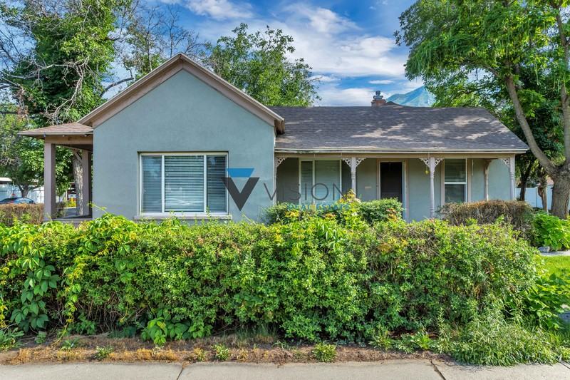 113 East - Photo 3 of 16