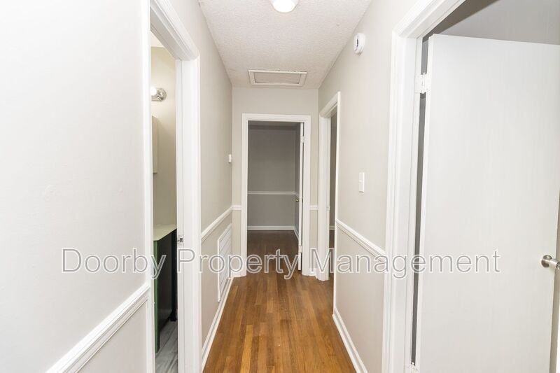 4718 Hal Dr - Photo 6 of 14