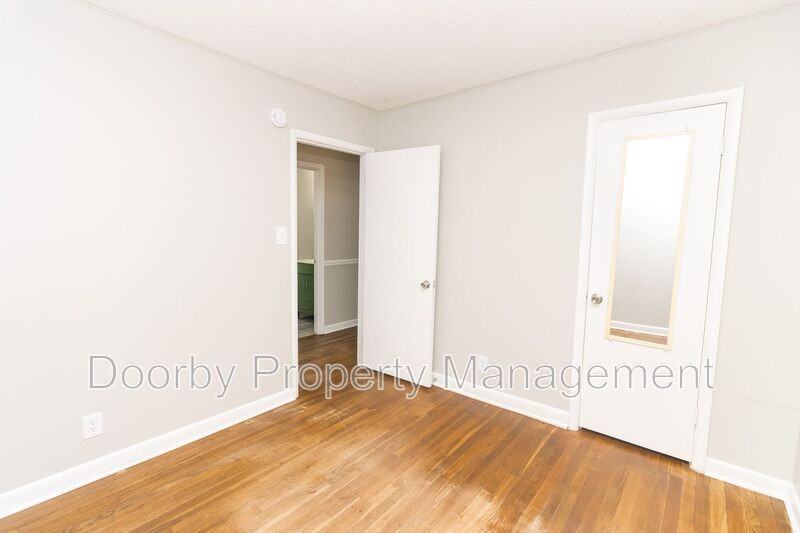 4718 Hal Dr - Photo 7 of 14