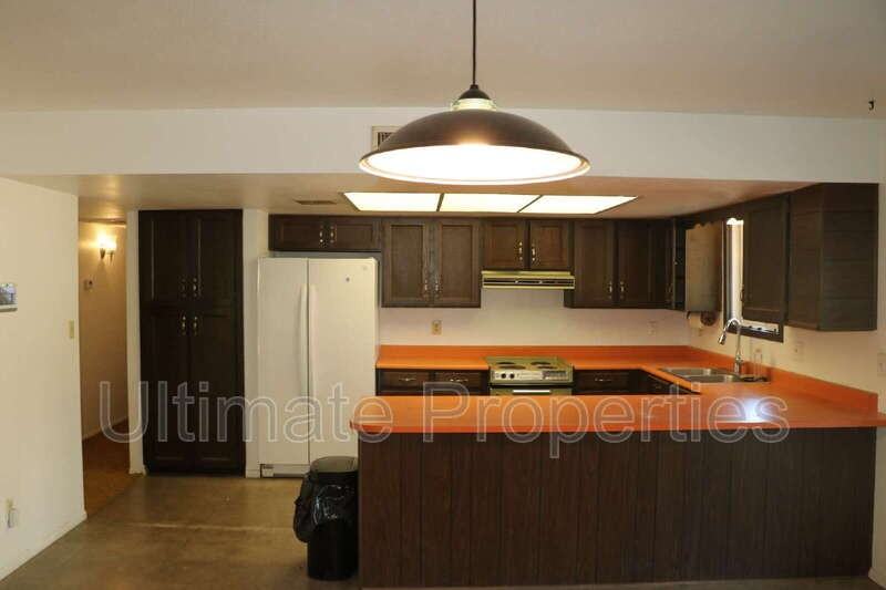 9433 North 16th Street - Photo 2 of 3