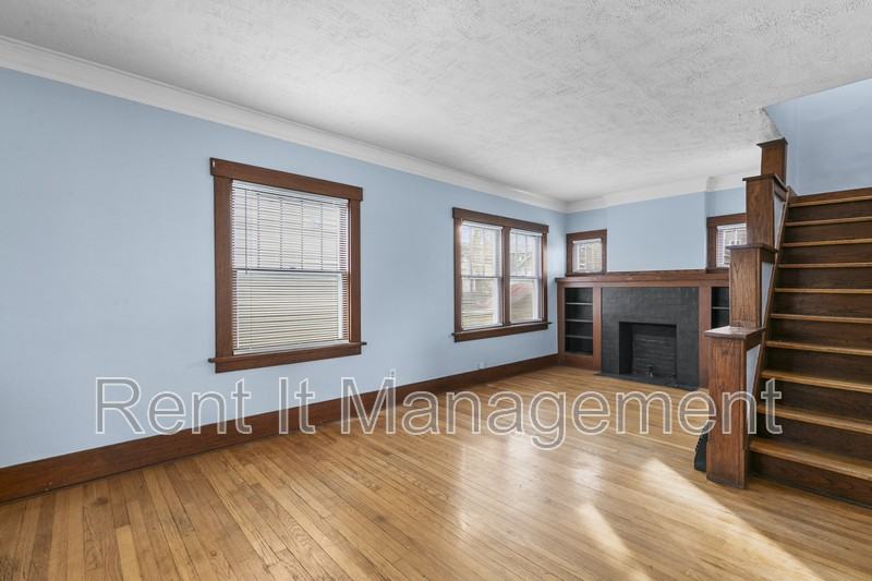 3228 Fontenelle Boulevard - Photo 7 of 27