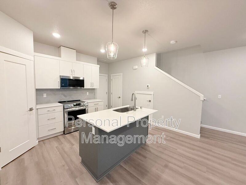 16332 Ne 21st St - Photo 4 of 21