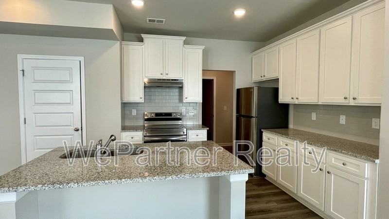 204 Vickery Lane - Photo 7 of 20