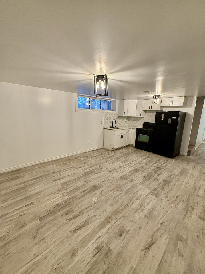 4065 Dougall Avenue - Photo 4 of 13