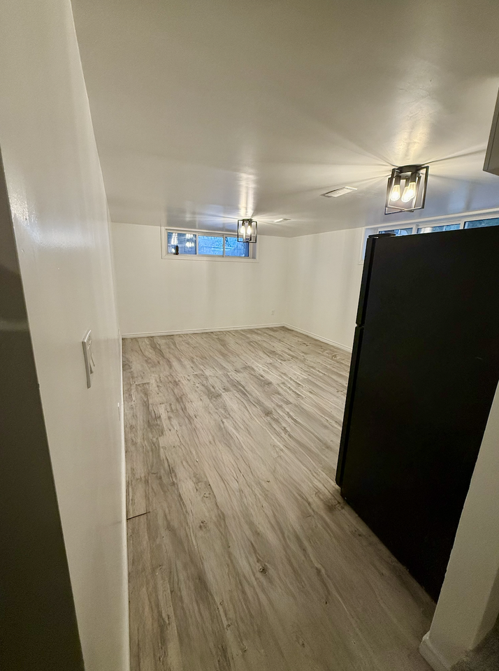 4065 Dougall Avenue - Photo 7 of 13