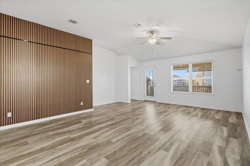 19040 Kimberlite Drive - Photo 3 of 42