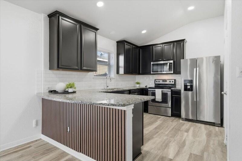 19040 Kimberlite Drive - Photo 4 of 42