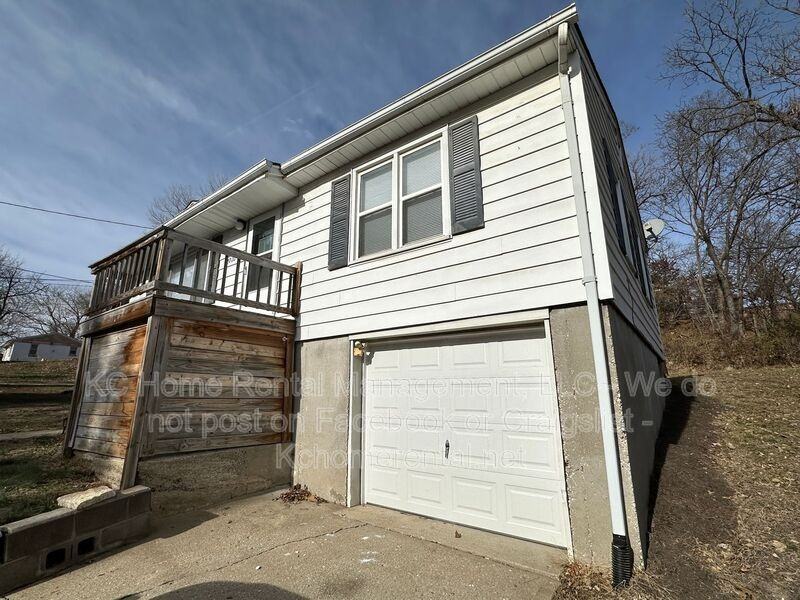 2010 Bunker Ave - Photo 3 of 38