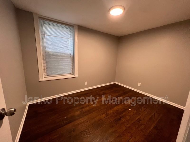 8137 South Evans Avenue #2 - Photo 5 of 10