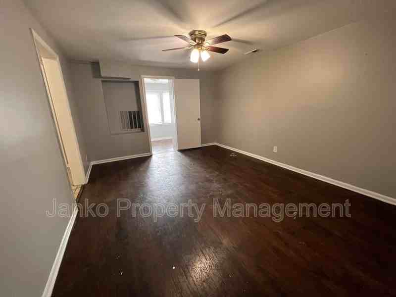 8137 South Evans Avenue #2 - Photo 7 of 10