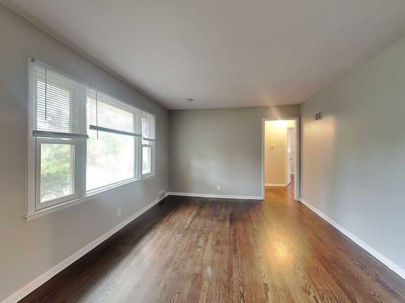 2728 Northeast 45th Street - Photo 6 of 15