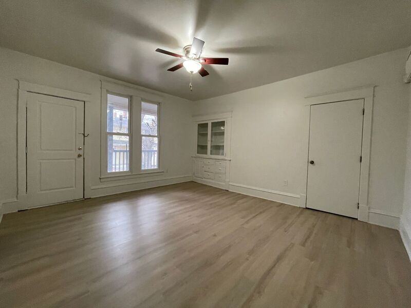 517 W Maple Ave #1E - Photo 2 of 6