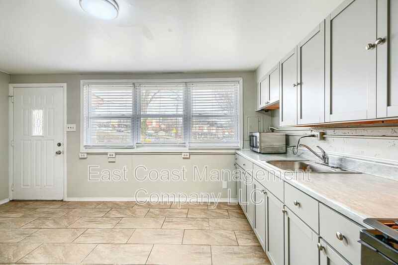 431 Caledonia Ave - Photo 6 of 27