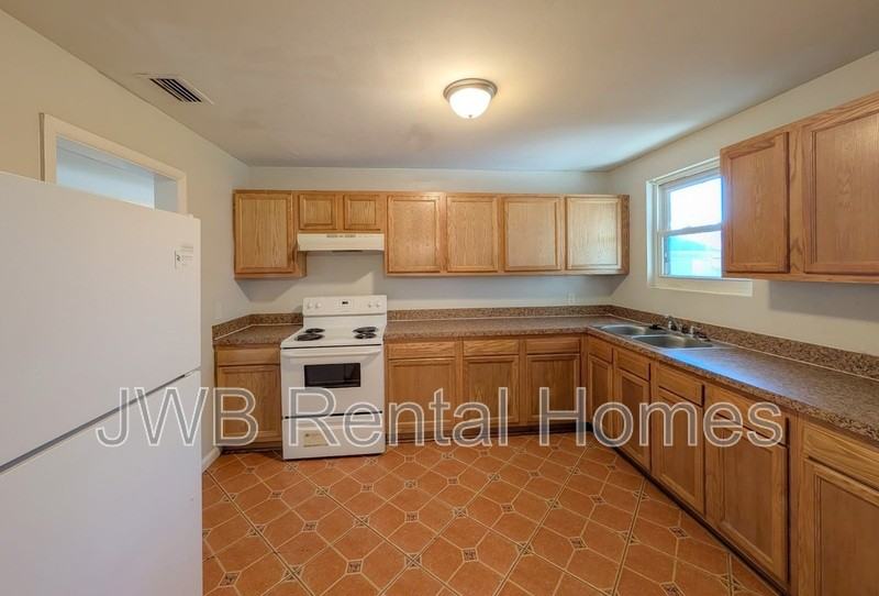 3054 Yanlee Lane - Photo 4 of 21