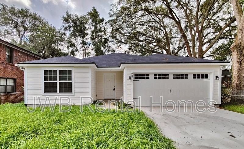 452 Malcross Avenue - Photo 2 of 8