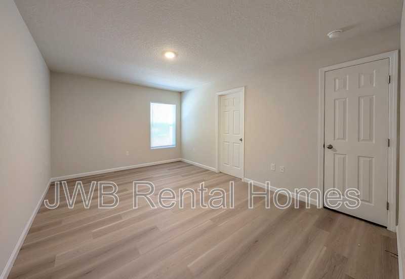 3833 Soutel Drive - Photo 7 of 18