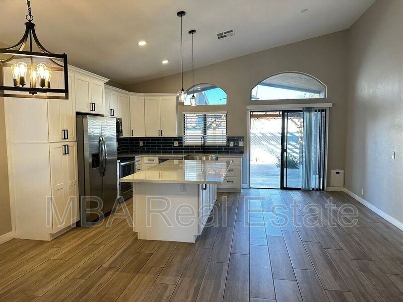 1722 Gilmore Circle - Photo 7 of 27