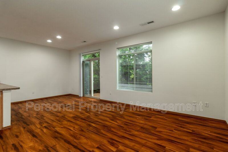 3604 Northeast 81st Circle - Photo 5 of 18