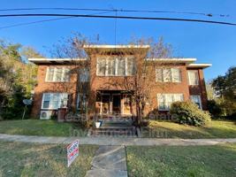 featured image of 458 Forest Avenue