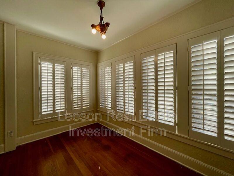 458 Forest Ave - Photo 5 of 15