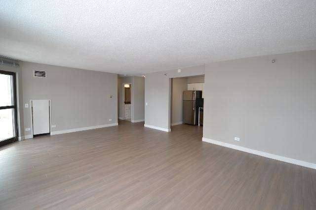 2555 N Clark St #508 - Photo 4 of 20