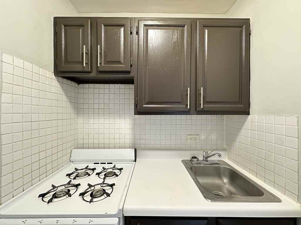 4610 North Dover Street #3A - Photo 4 of 21