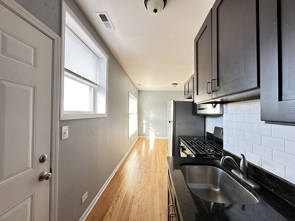 1648 W Pratt Blvd #3K - Photo 5 of 21
