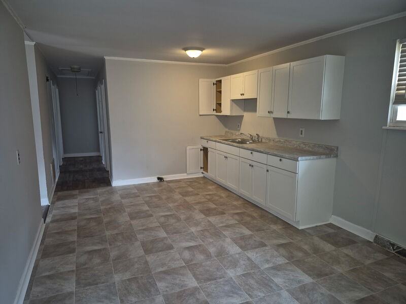 255 Victoria Street - Photo 4 of 6