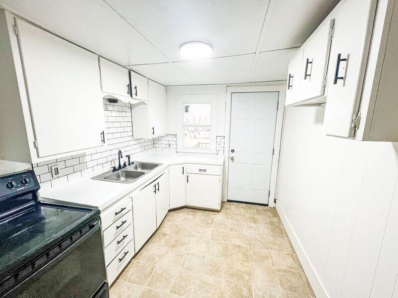 120 East Maple Street - Photo 2 of 13