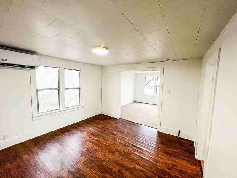 120 East Maple Street - Photo 5 of 13