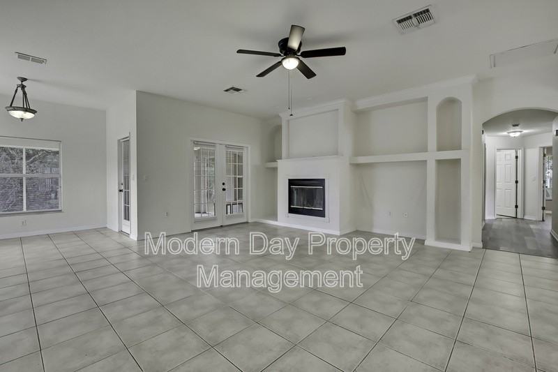 12052 Jade Avenue - Photo 6 of 47