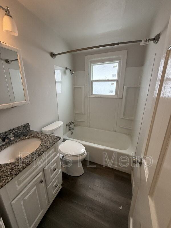 2915 Ridgeway Ave - Photo 4 of 10