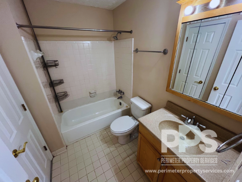 2950 Lexington Trace Dr Se - Photo 5 of 17