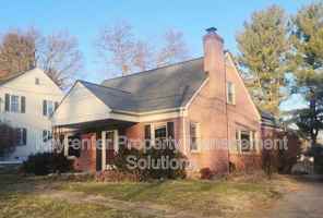 featured image of 127 College Circle