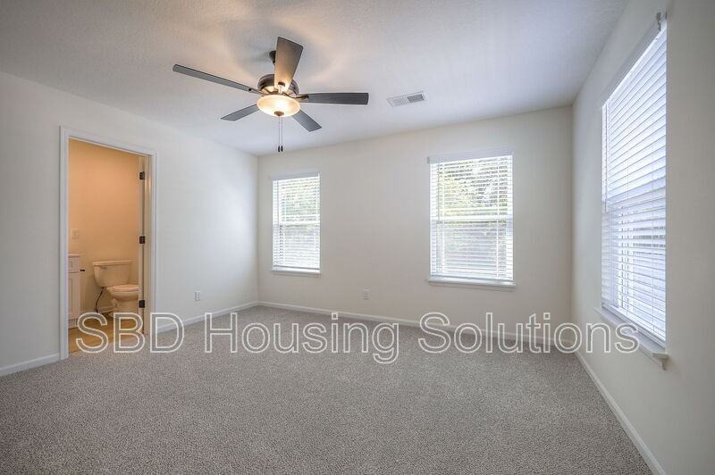 9013 85th Place - Photo 4 of 12