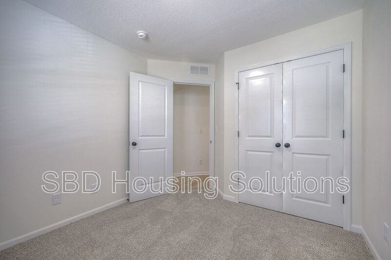 9013 85th Place - Photo 7 of 12