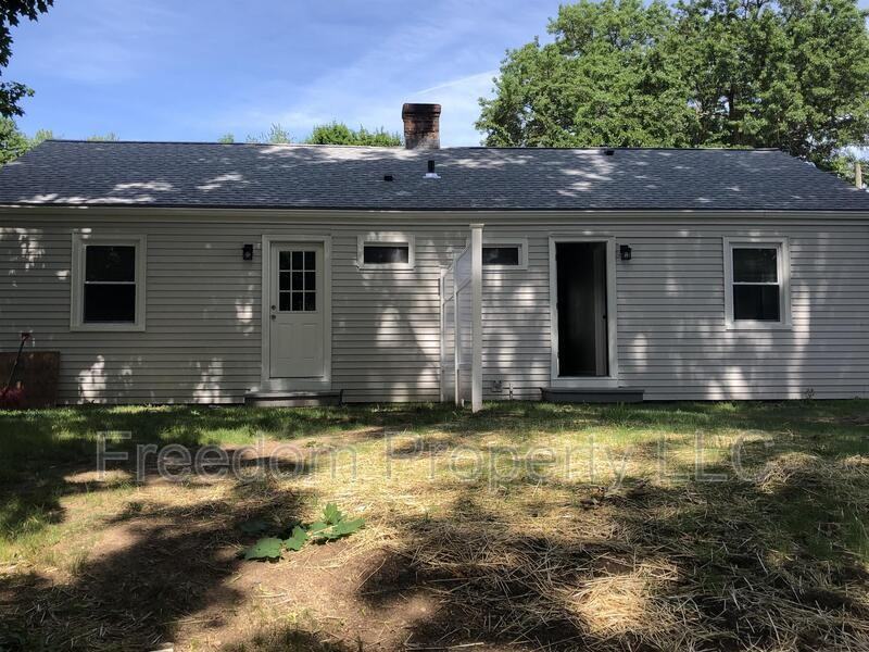 38 Elmhurst Circle - Photo 3 of 19