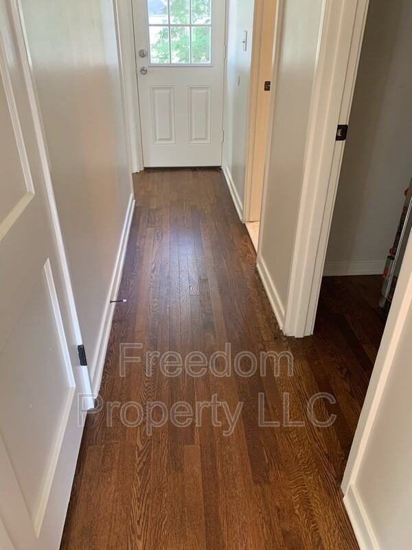 38 Elmhurst Circle - Photo 4 of 19