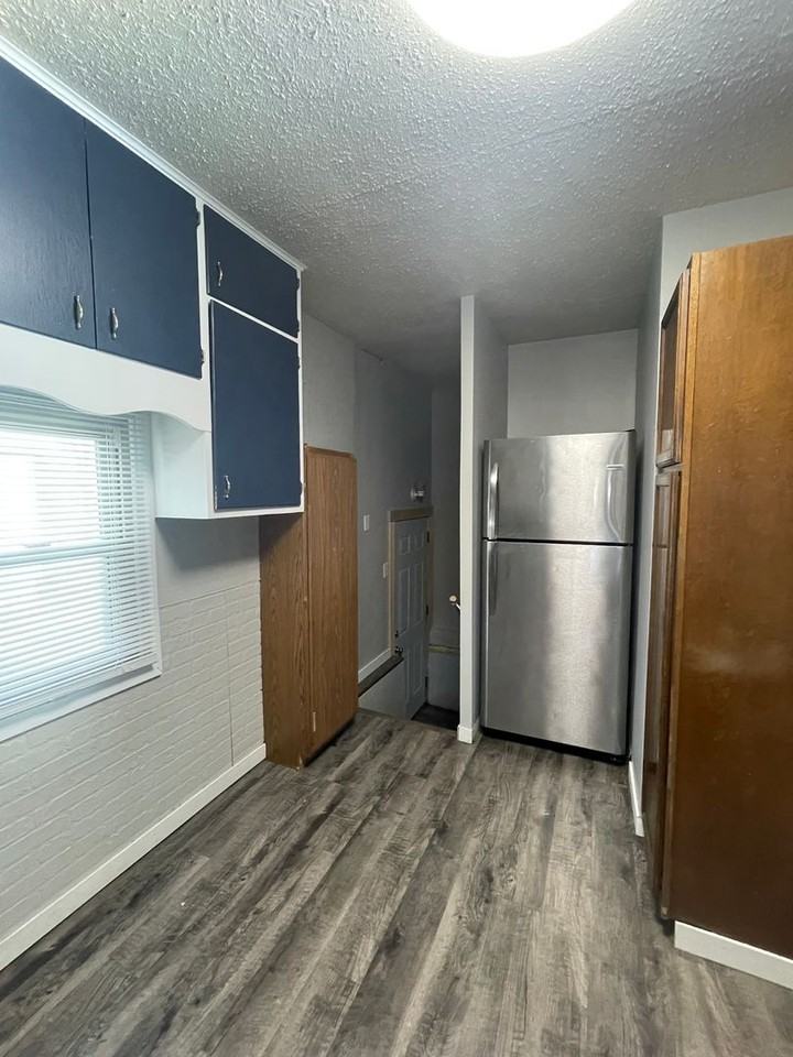 1638 8th St N - Photo 4 of 9