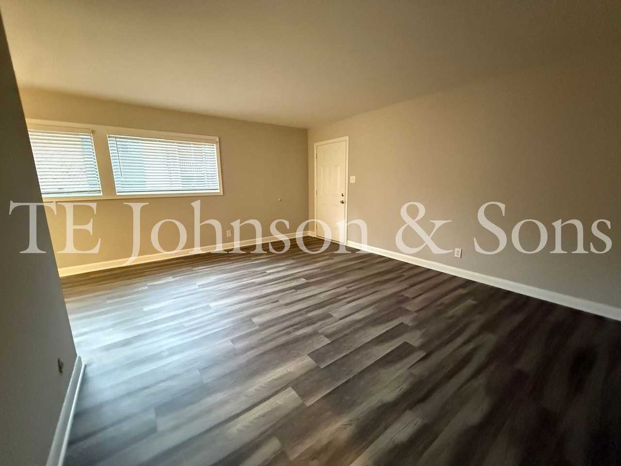 2001 S Main St - Photo 7 of 18