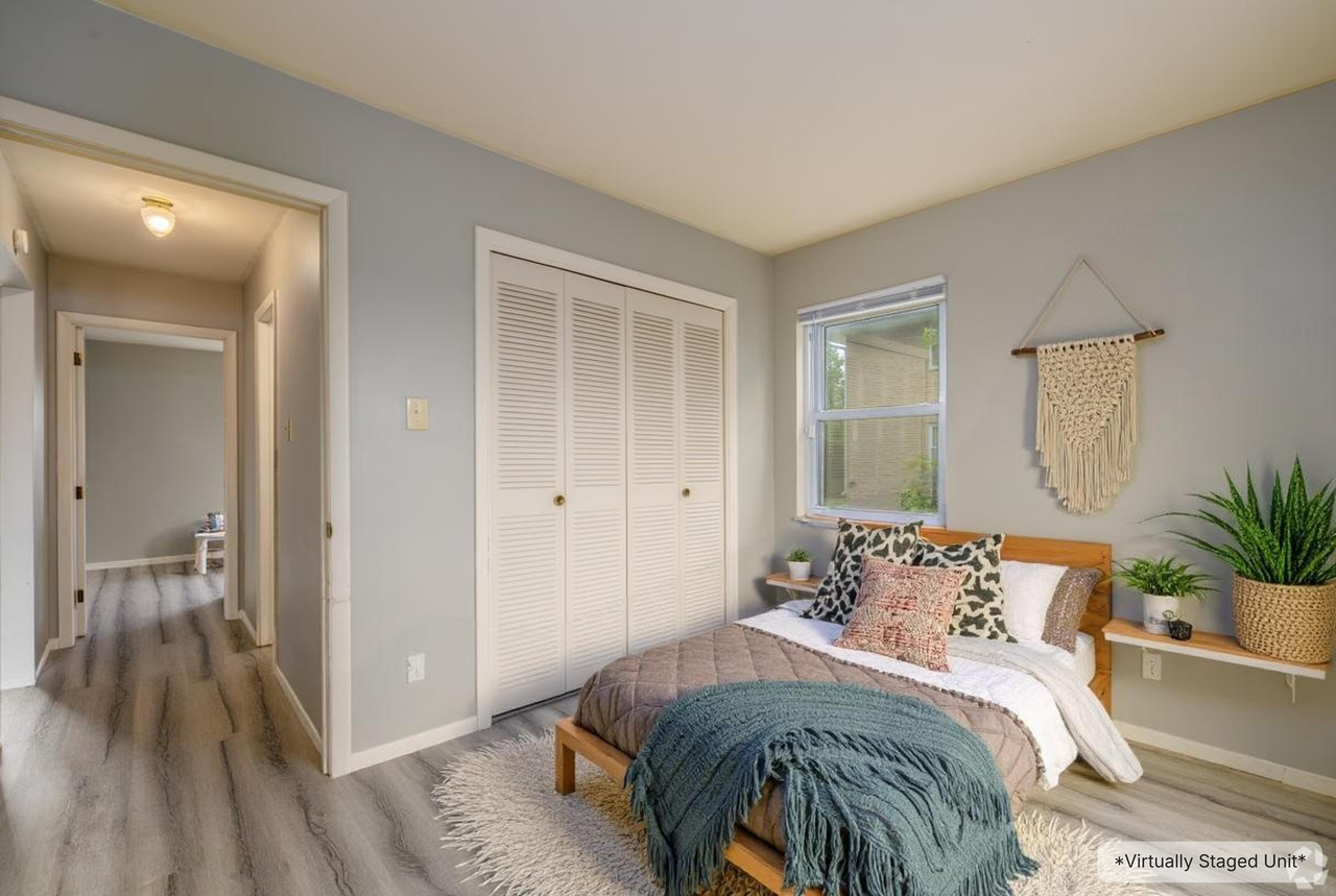 Come home to Park Forest today! - Photo 5 of 6