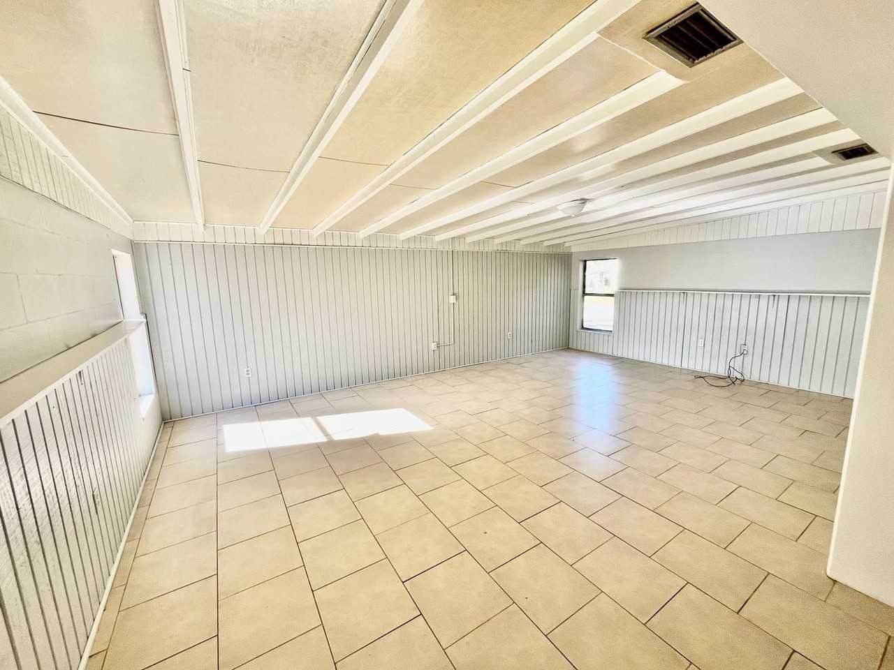 520 Norfolk Circle - Photo 5 of 10