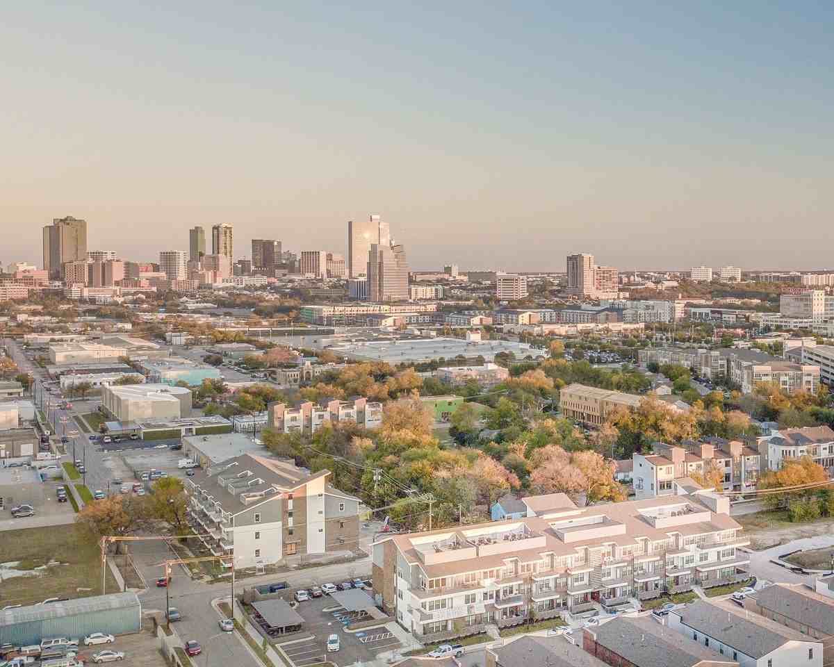 Park 7 - Photo 2 of 17