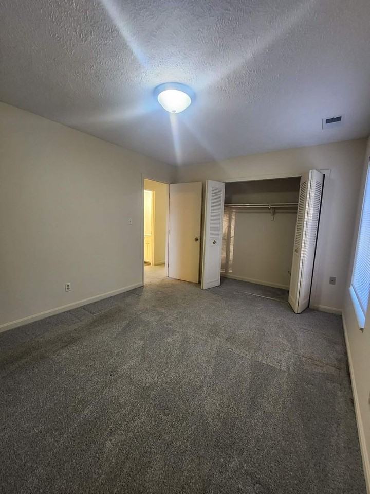 Lakewood Flats and Townhomes - Photo 6 of 7